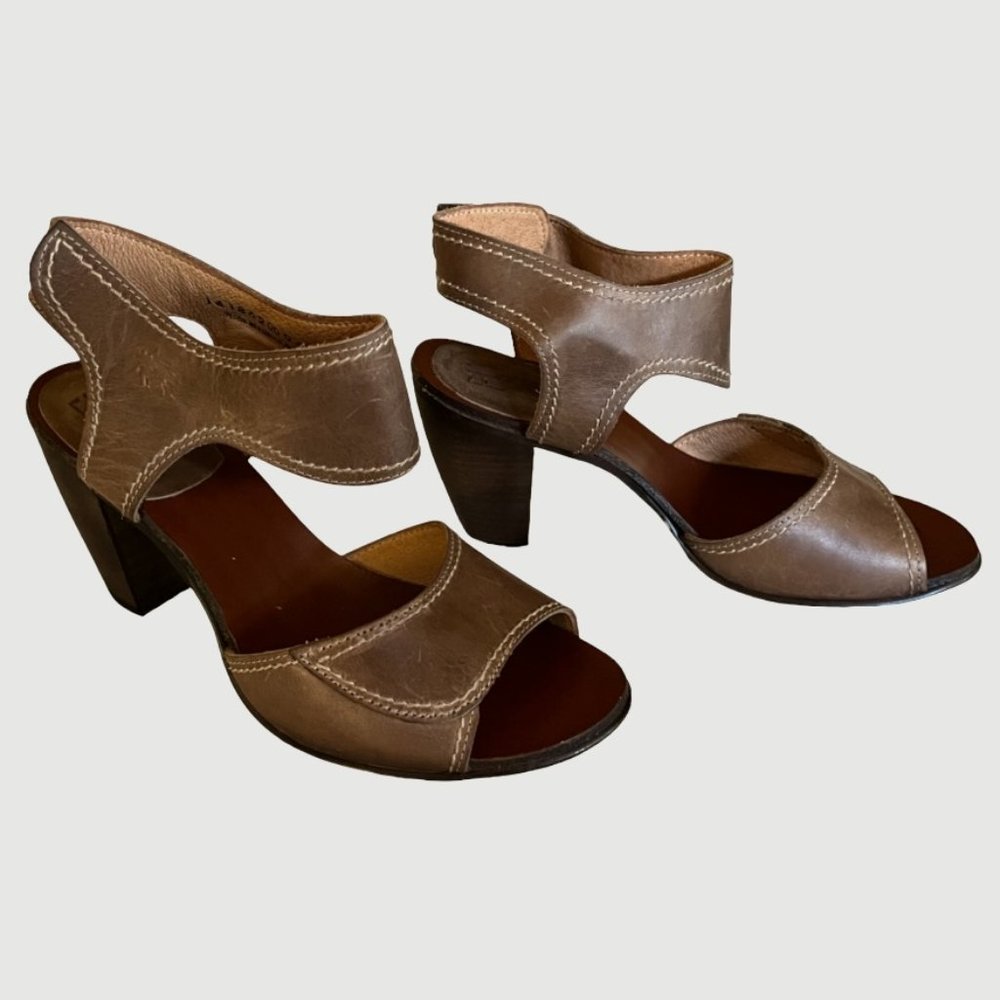 FLY LONDON Open Toe Wood Block Heel Sandals size EU 40  US 9.5  NEW!!
